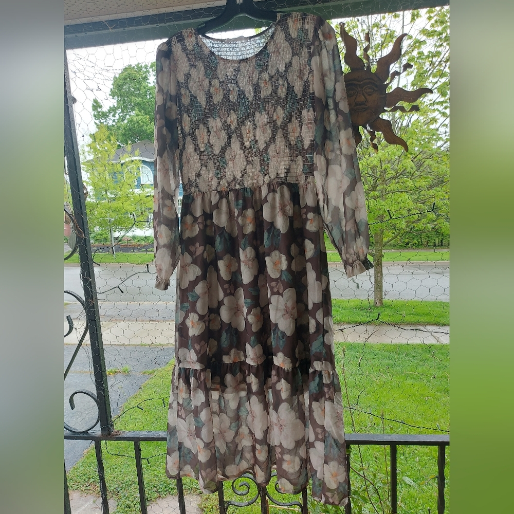 🌸 Mad About Style x The Jilly Box – Grace Midi Dress (Size M) –🌸